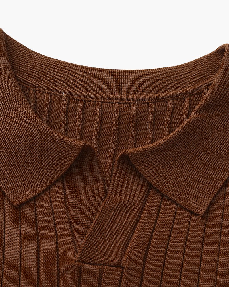 Close-up of the textured ribbed fabric on the Altivieri knit polo.