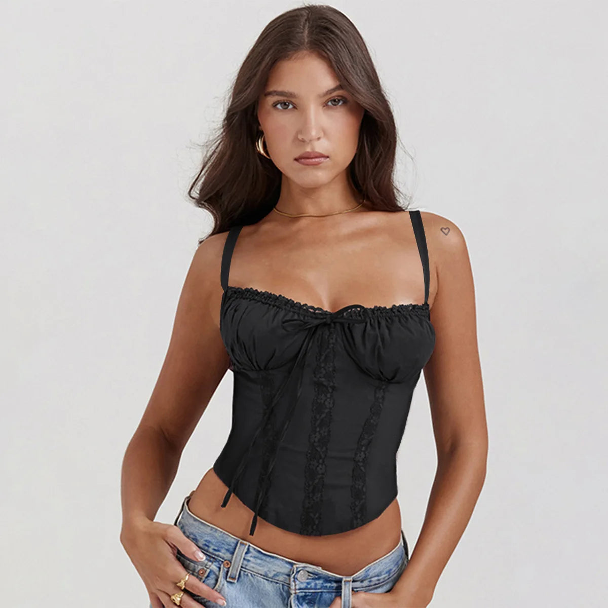 An elevated casual outfit featuring the white Altivieri Florence top, perfect for an evening out.
